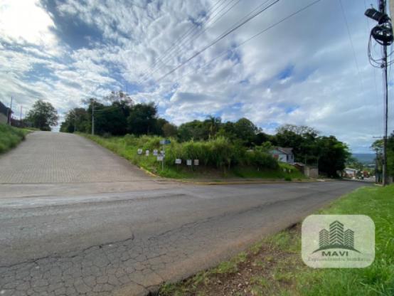 Terreno de esquina na Av. Castro Alves