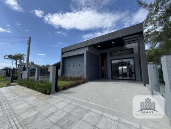 Casa a venda em Xangri-lá, 80m do mar