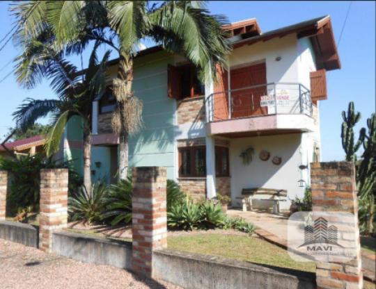 Casa de alto padrão no Bairro 25 de Julho