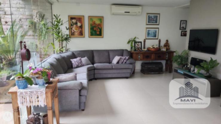 Casa moderna no Bairro Concórdia