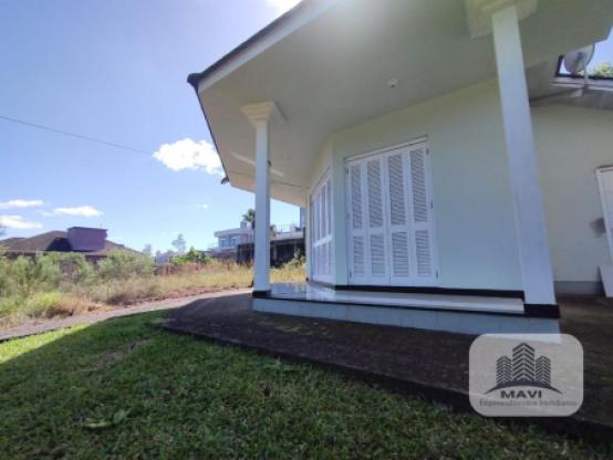 Casa Branca no Bairro Concórdia