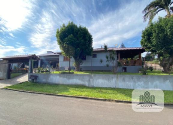 Casa de Esquina no Bairro Jardim Bühler, 435m²