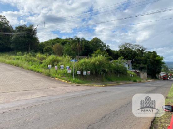 Terreno de esquina na Av. Castro Alves