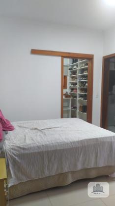 Casa de esquina em São José do Hortêncio