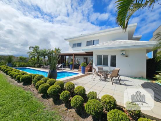 Casa a venda em Xangri-lá,