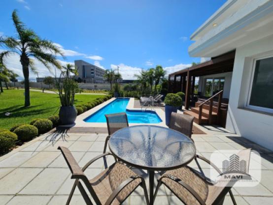 Casa a venda em Xangri-lá,