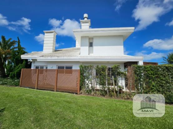 Casa a venda em Xangri-lá,