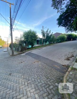 Casa de Esquina no Bairro Morada do Sol, 360m²