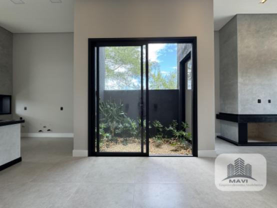 Casa a venda em Xangri-lá, 80m do mar