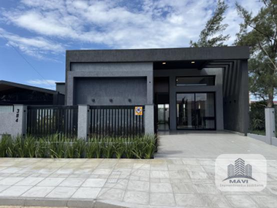 Casa a venda em Xangri-lá, 80m do mar