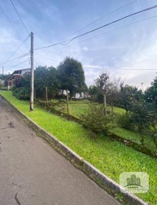 Casa de Esquina no Bairro Morada do Sol, 420m²