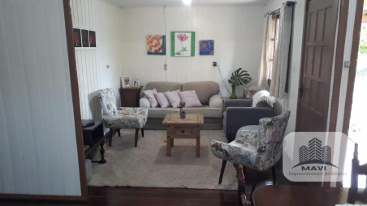 Casa de esquina com Chalé / Jardim Bühler