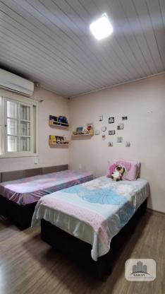 Casa a venda no Bairro Jardim Panorâmico, 309m²