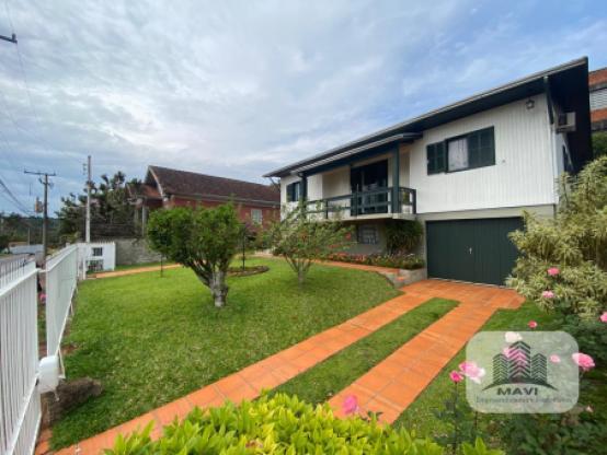 Casa mista a venda no Bairro São José, 405m²