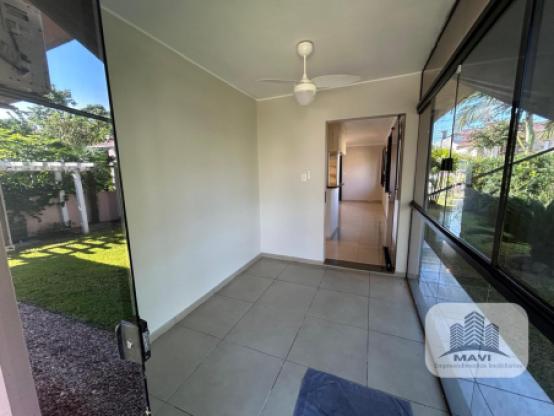 Casa de esquina a venda em Ivoti, 417m²