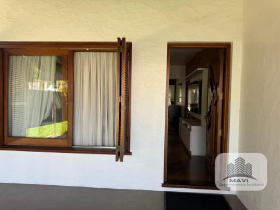 Casa de alto padrão a venda em Dois Irmãos, 1.440m²