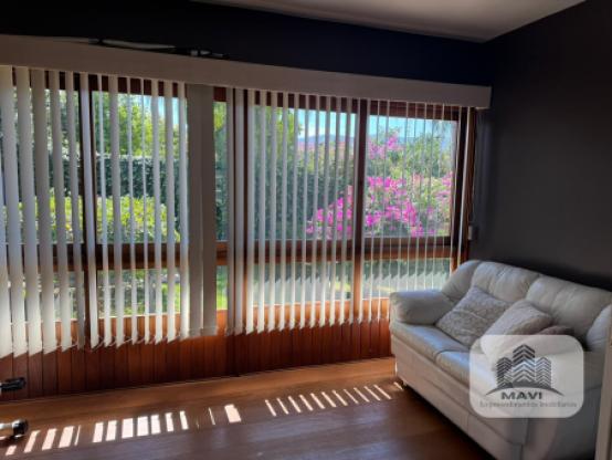 Casa de alto padrão a venda em Dois Irmãos, 1.440m²