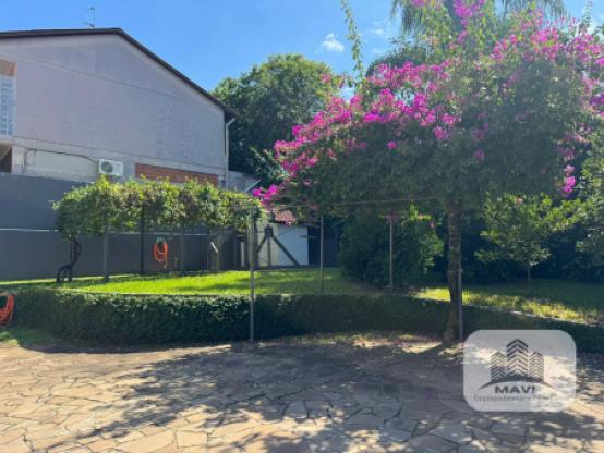 Casa de alto padrão a venda em Dois Irmãos, 1.440m²